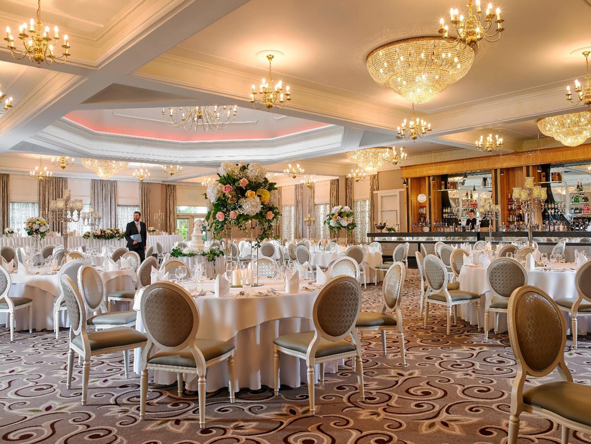 Castlecourt Hotel, Spa & Leisure Уестпорт Екстериор снимка