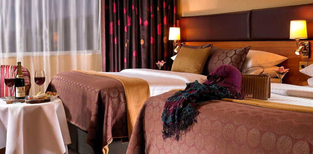 Castlecourt Hotel, Spa & Leisure Уестпорт Стая снимка