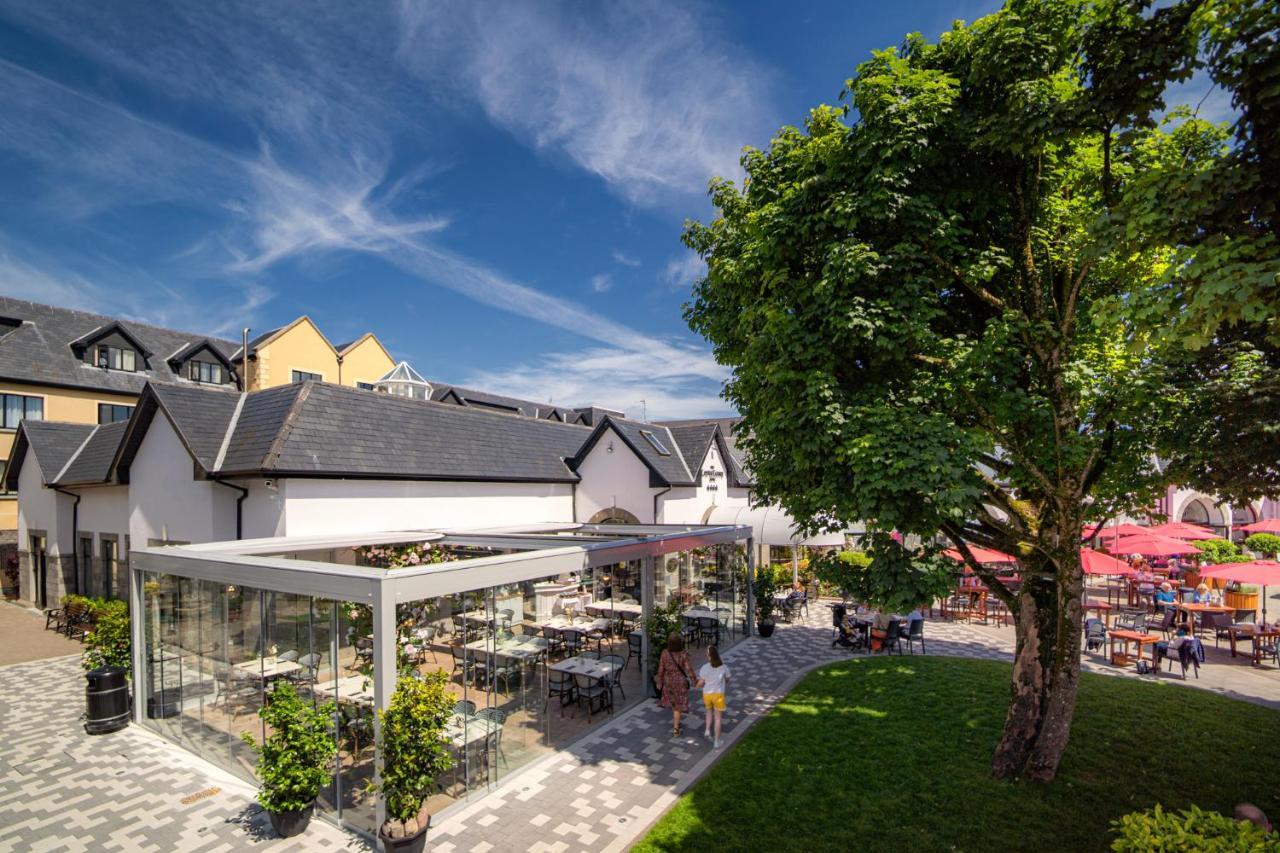 Castlecourt Hotel, Spa & Leisure Уестпорт Екстериор снимка