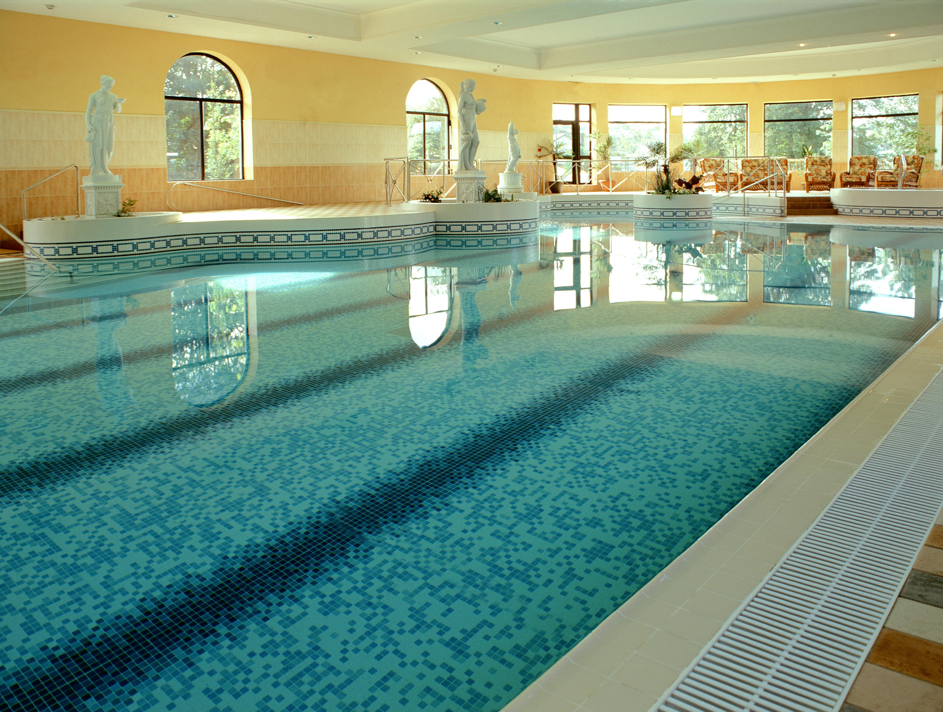 Castlecourt Hotel, Spa & Leisure Уестпорт Екстериор снимка