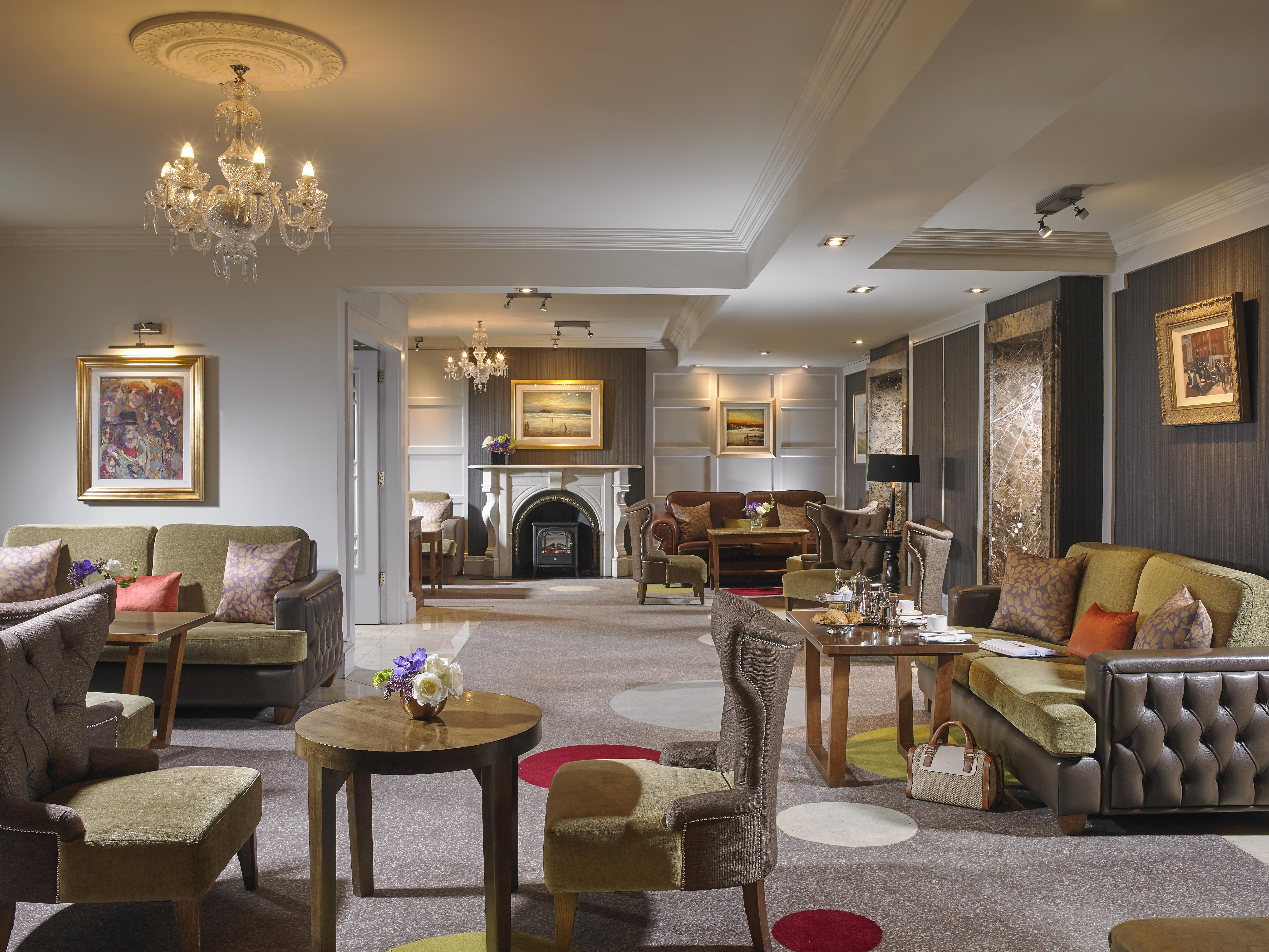 Castlecourt Hotel, Spa & Leisure Уестпорт Екстериор снимка