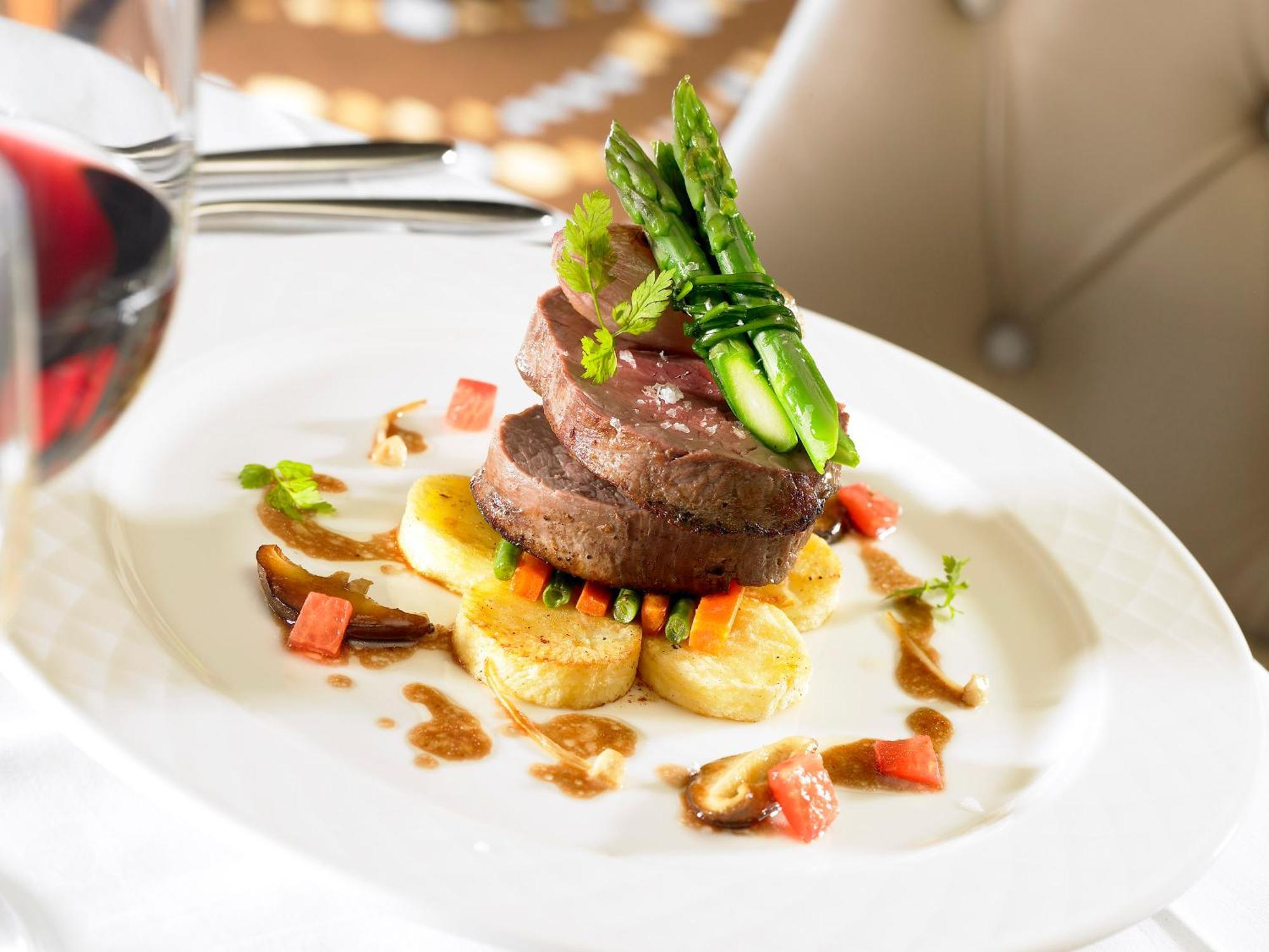 Castlecourt Hotel, Spa & Leisure Уестпорт Екстериор снимка